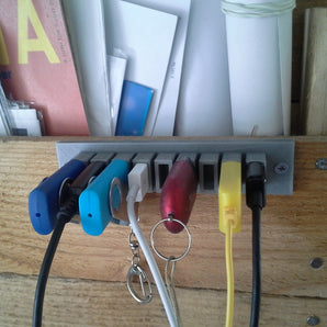 Käytännölliset USB-kaapelitelineet - 9 kpl:n setti