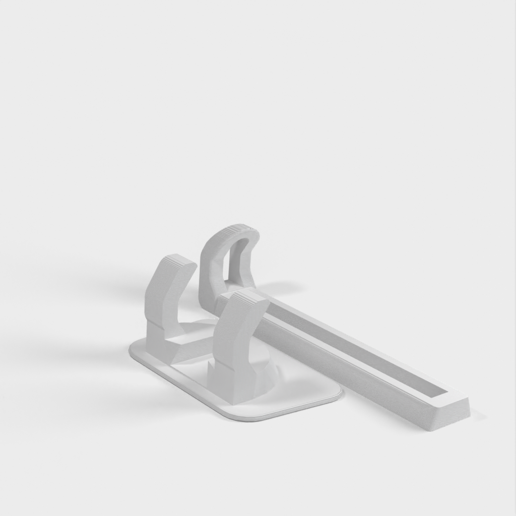 Älypuhelinsovitin vanhalle TomTom-telineelle