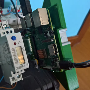 DIN-kiskokiinnike Raspberry Pi:lle (malli B+ ja uudempi)