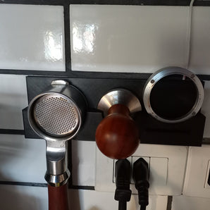 51 mm:n Portafilter V2 -espressokahvan järjestäjä suppilopaikalla (ulkoläpimitta 60 mm)