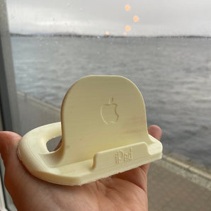 Yleismallinen iPad- ja iPhone-jalusta säädettävällä kulmalla