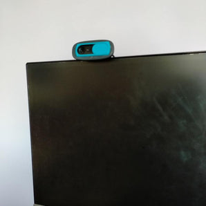 Logitech-verkkokameran suoja kameraan ja mikrofoniin