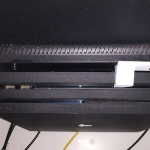 PS4 Pro VESA -jalusta ja seinäkiinnitys