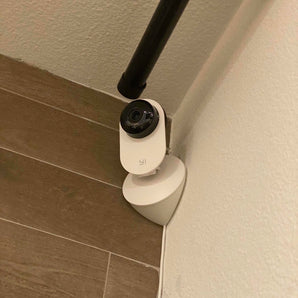 Huomaamaton kulmakiinnike Yi Home Camera 1080:lle