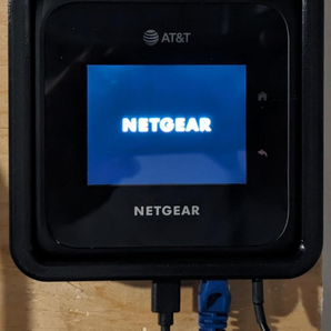 Netgear Nighthawk M6 Pro Seinäteline