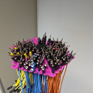 Eurorack-kaapeliteline mikrofonitelineeseen
