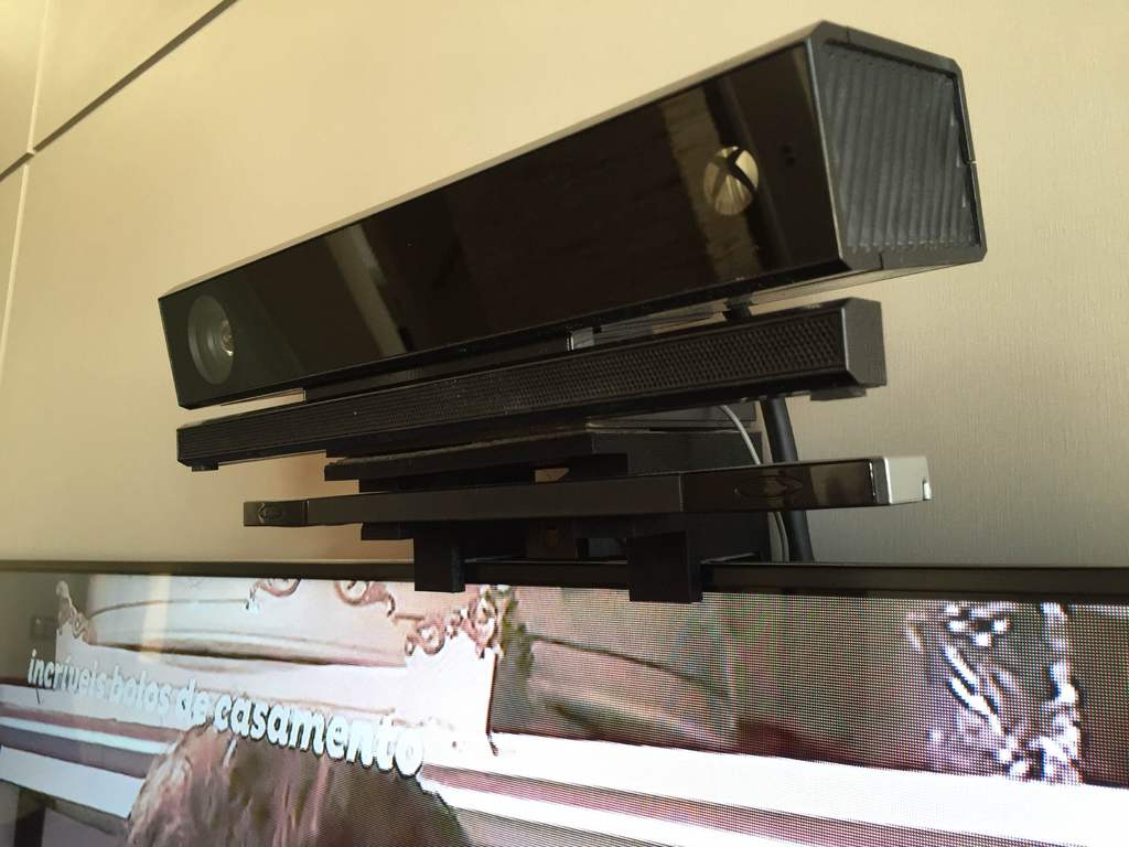 Asennus Xbox One Kinectille, Wii-sensorianturille ja Samsung TV:n verkkokameralle