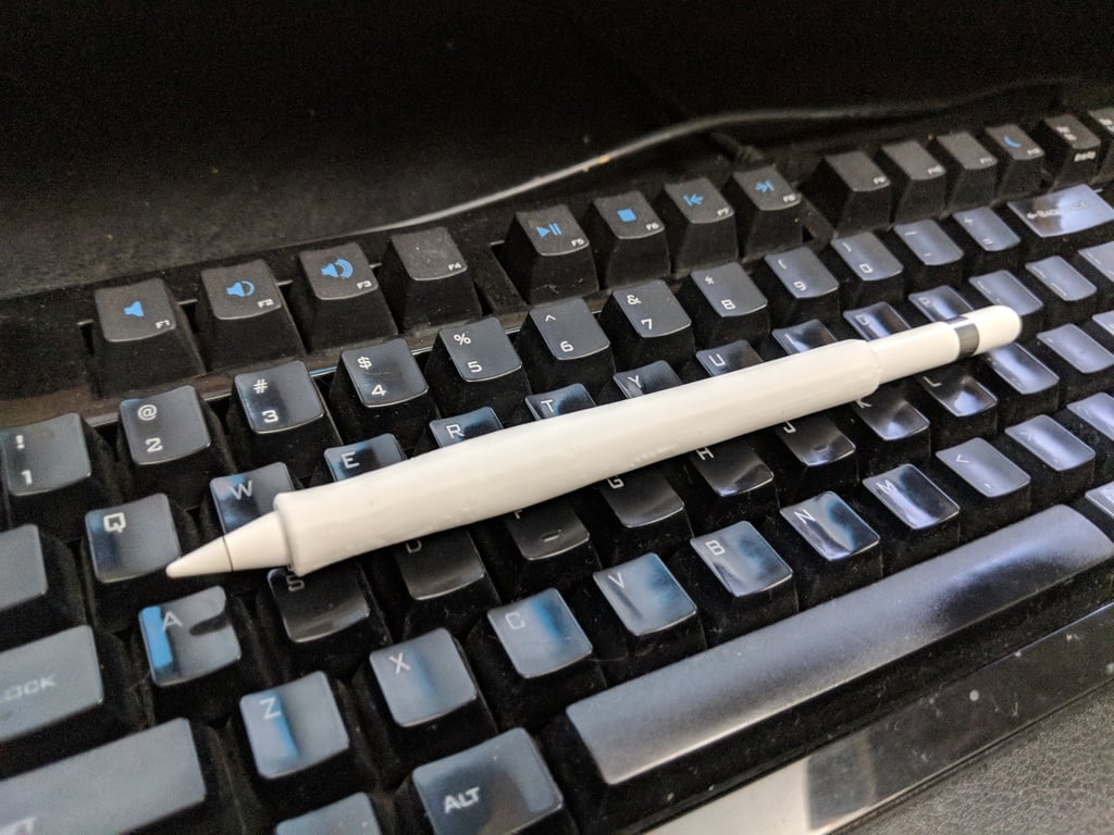 Apple Pencil -pidike, jossa on Wacom Classic -kynäkahva