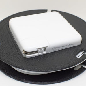 Kaapelin järjestäjä 61W USB-C-virtalähteelle - MacBook Pro 13' (2017)