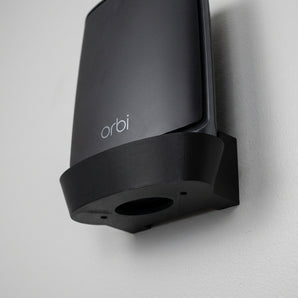 Seinäteline Netgear Orbi RBR850 reitittimelle ja satelliitille