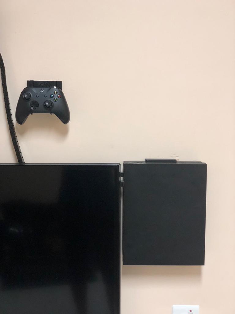 Xbox One X:n seinäteline