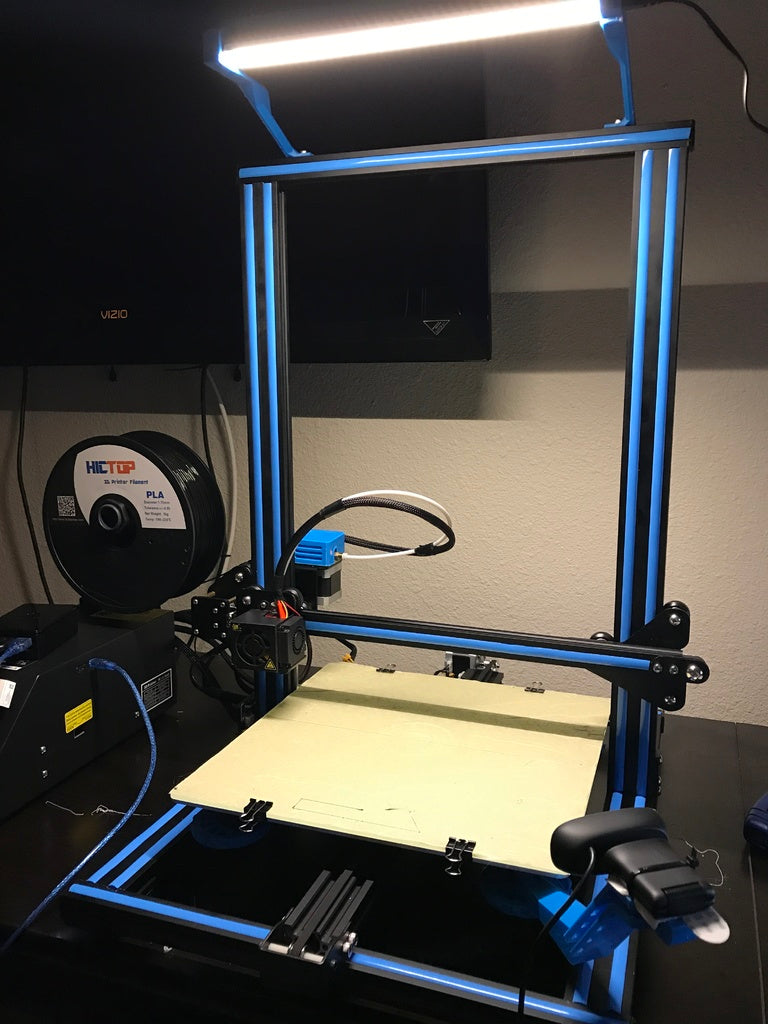 CR-10 Utilitech 11.8 LED-tankoteline / -tuki alaiselle kaapille valaistukseen