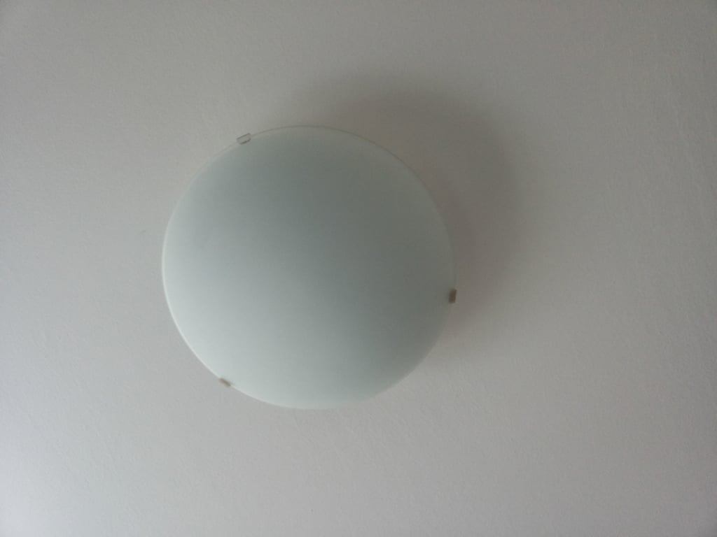 Ikea 'Lock' -lampun kiinnikkeen vaihto