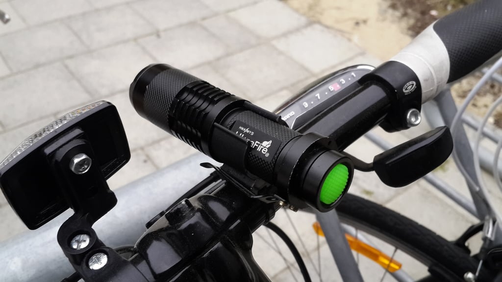 Bike Torch Clamp - Polkupyörän taskulampputeline polkupyörän ohjaustankoon
