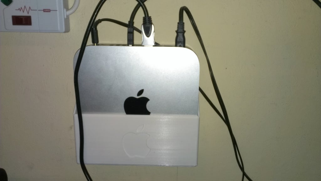 Mac Mini seinäkiinnike