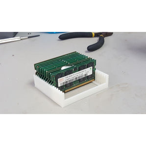 Säilytysteline 16 kannettavan tietokoneen RAM-muistimoduulille