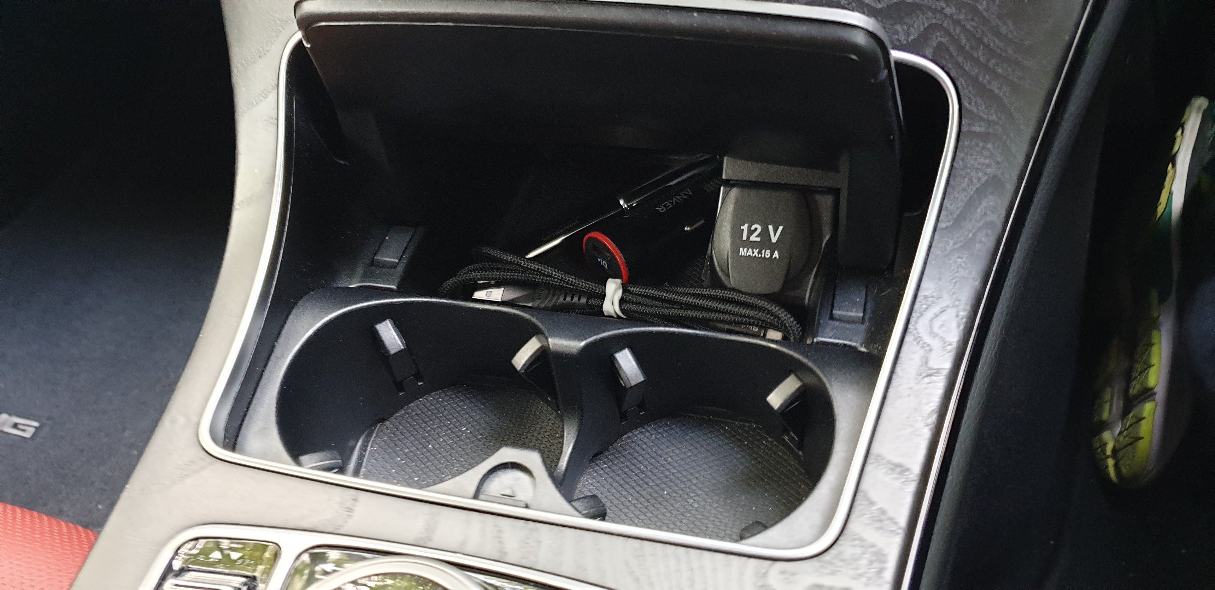 Laajennettu mukiteline Mercedes C-sarjaan (2016)