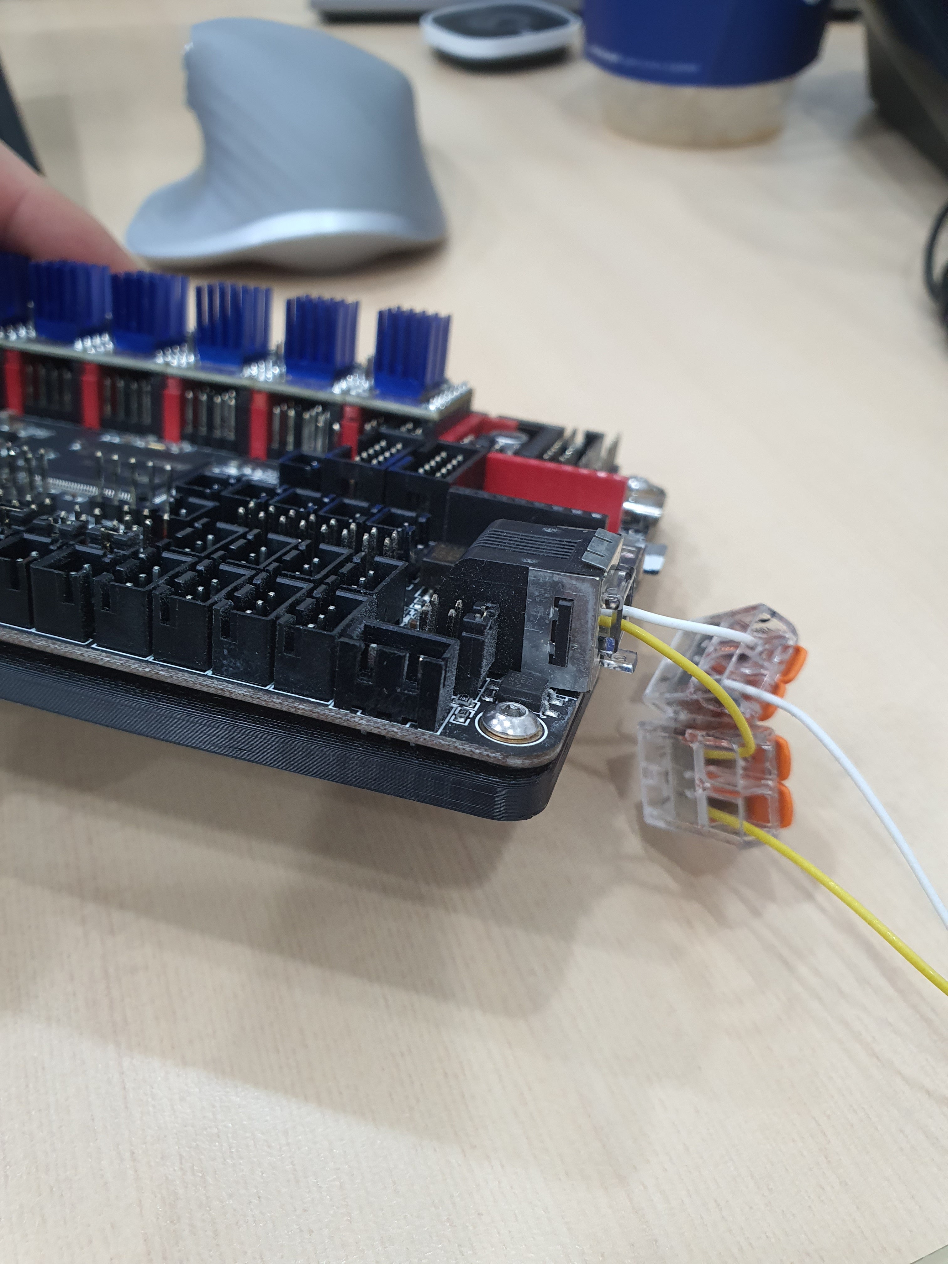 Aseta DIN-kiskon korkeus LRS-200, RS-25, Raspberry Pi (3, 4 ja Zero 2) sekä BTT Octopus -asennusta varten.
