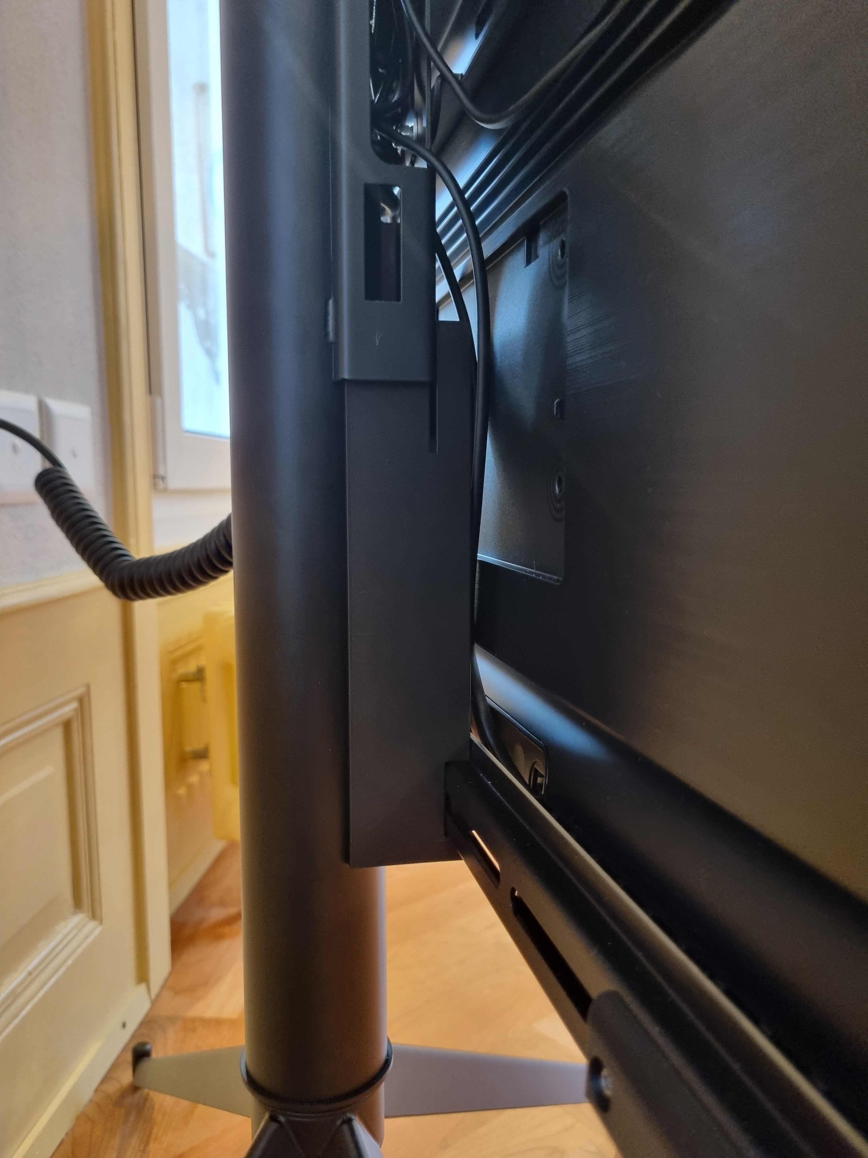 Sonos Arc -kiinnike Apollo Extendo -TV-jalustalle