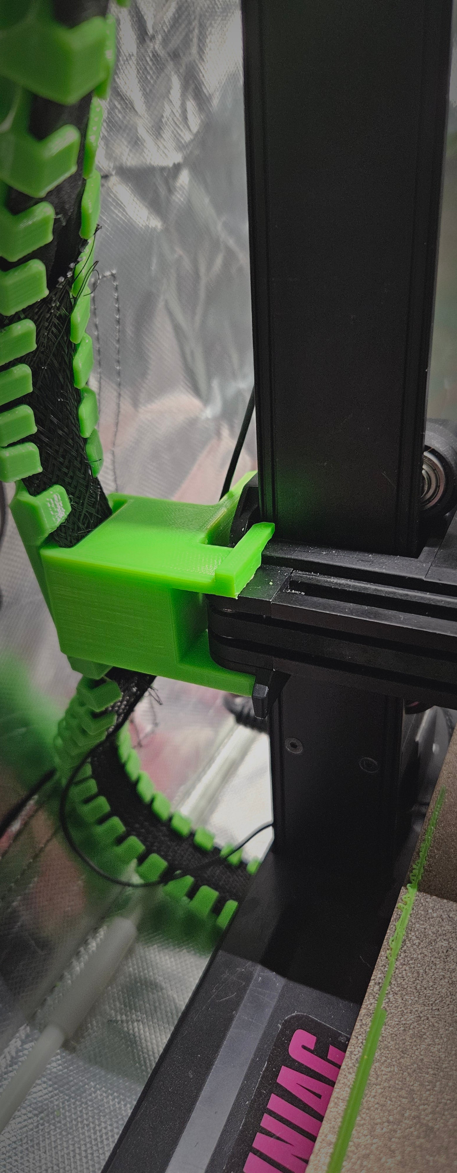 Sivukaapelin pidike Ender 3 v3 SE:lle