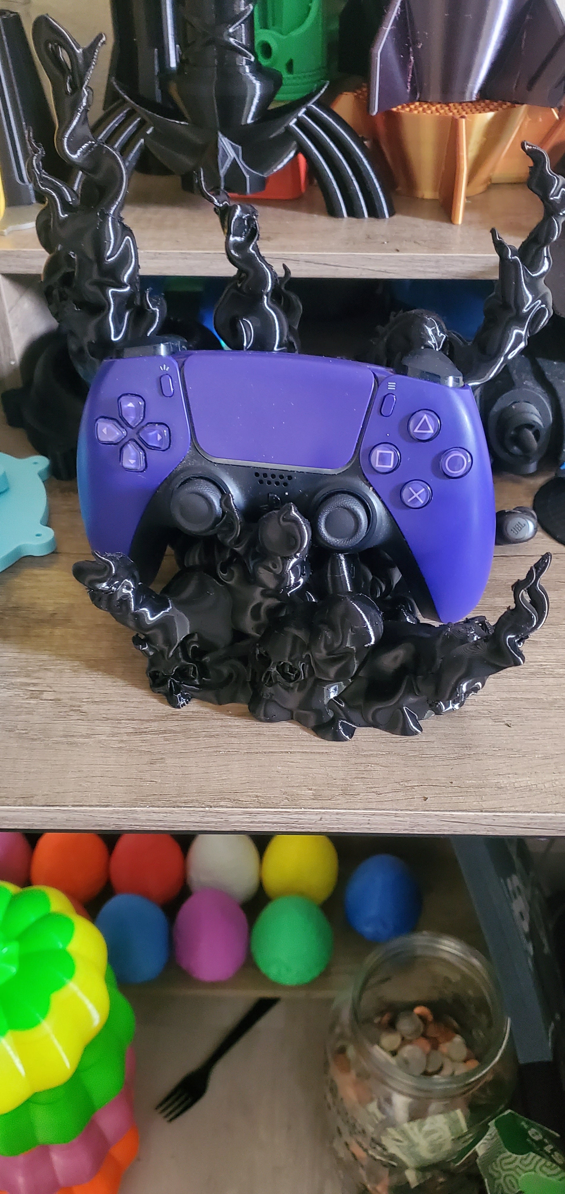 Kallopidike PS5:n, Xboxin ja Switchin ohjaimille