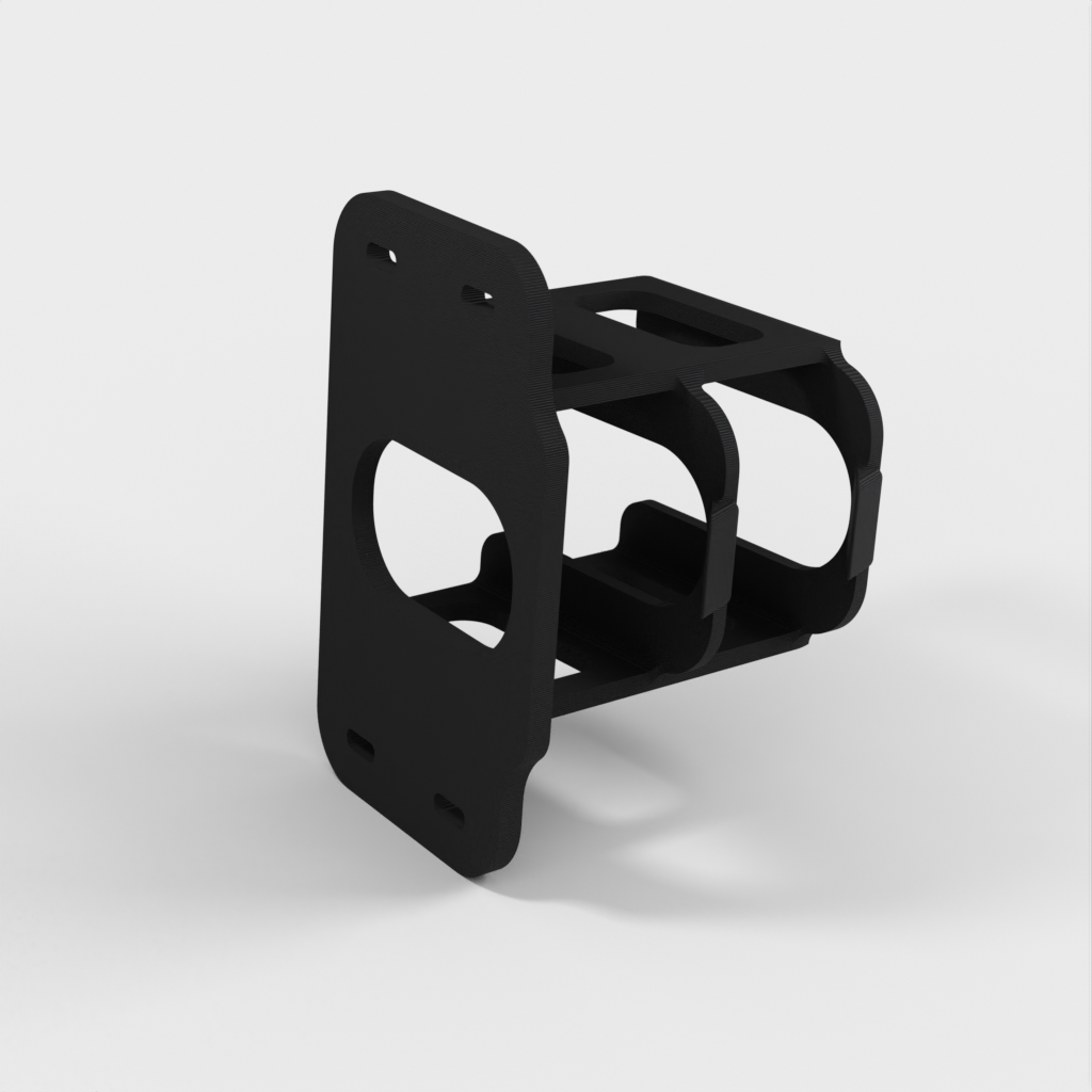 DeWalt 20v Max VR -kortti roikkuu säilytystä varten hyllyjen välissä