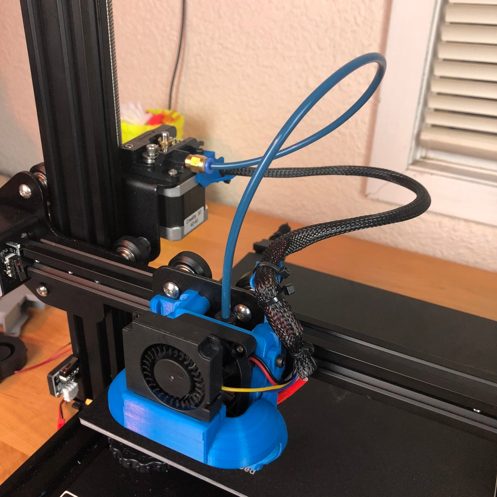 MK8 Ekstruuderin Johtosuojauskouru Ender-3:lle