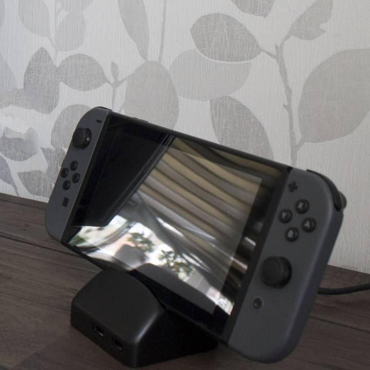 Kannettava jousikuormitettu Nintendo Switch Dock -kotelo