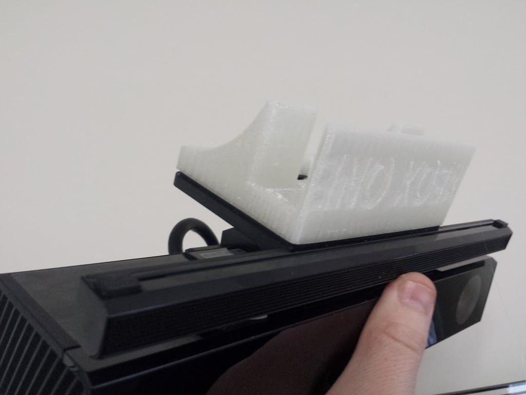 Xbox One Kinect -kiinnike litteille näytöille