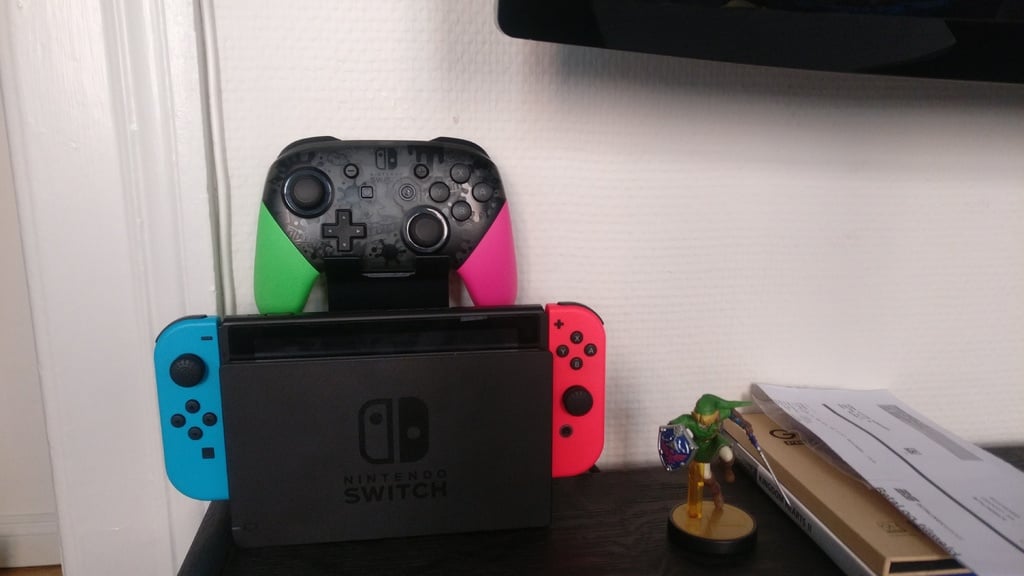 Nintendo Switch Pro -ohjainpidike telakkaan