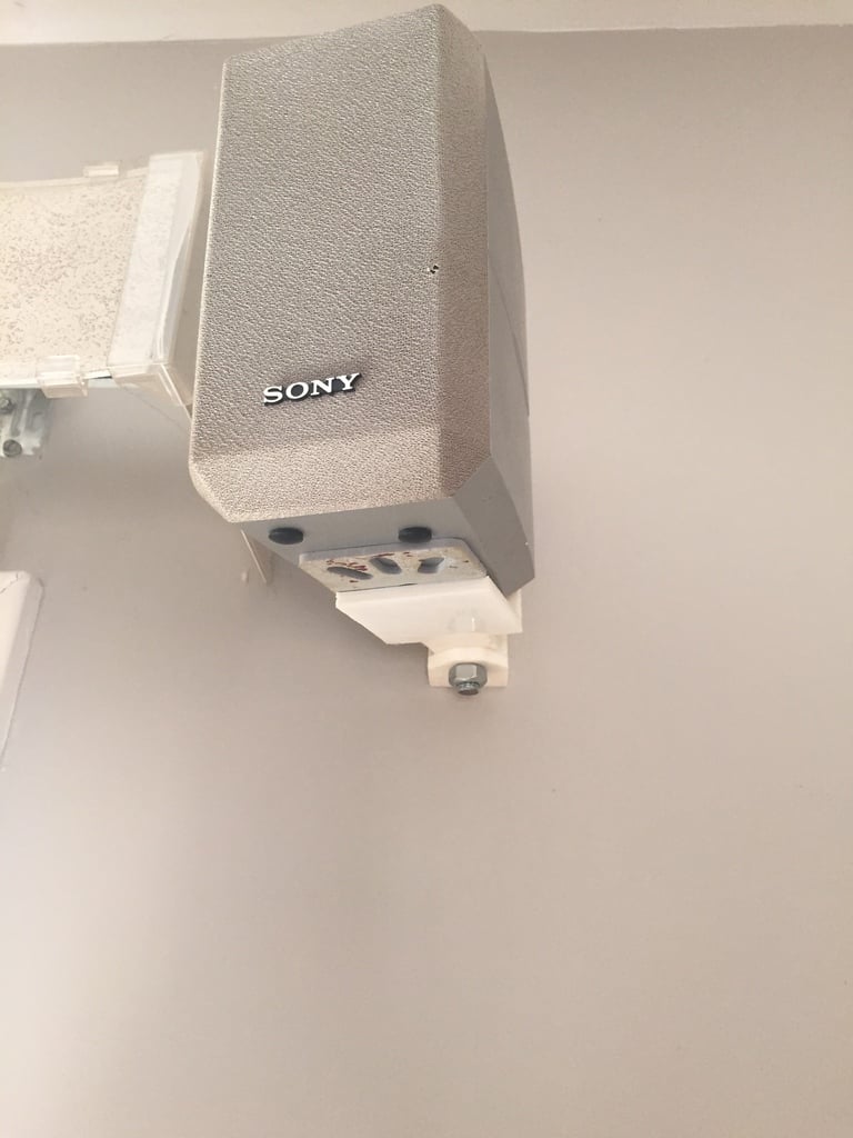 Seinä- ja kulmakiinnike Sony-kotiteatterikaiuttimille