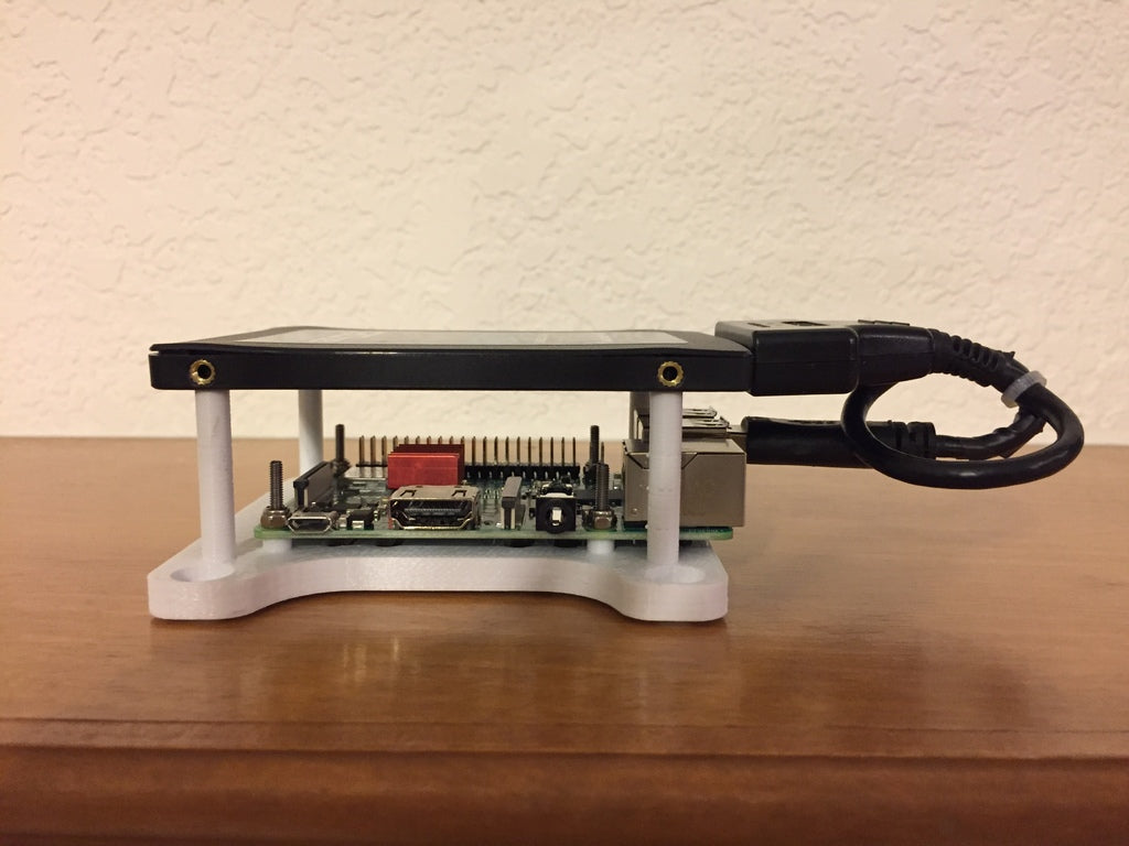 1610 CNC Raspberry Pi + HDD/SSD Kiinnitys