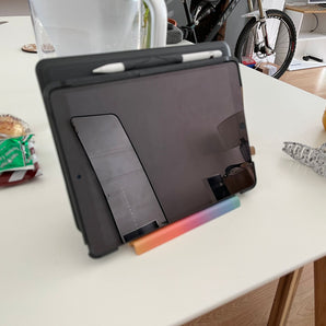 Monipuolinen iPad-jalusta optimaaliseen katselumukavuuteen