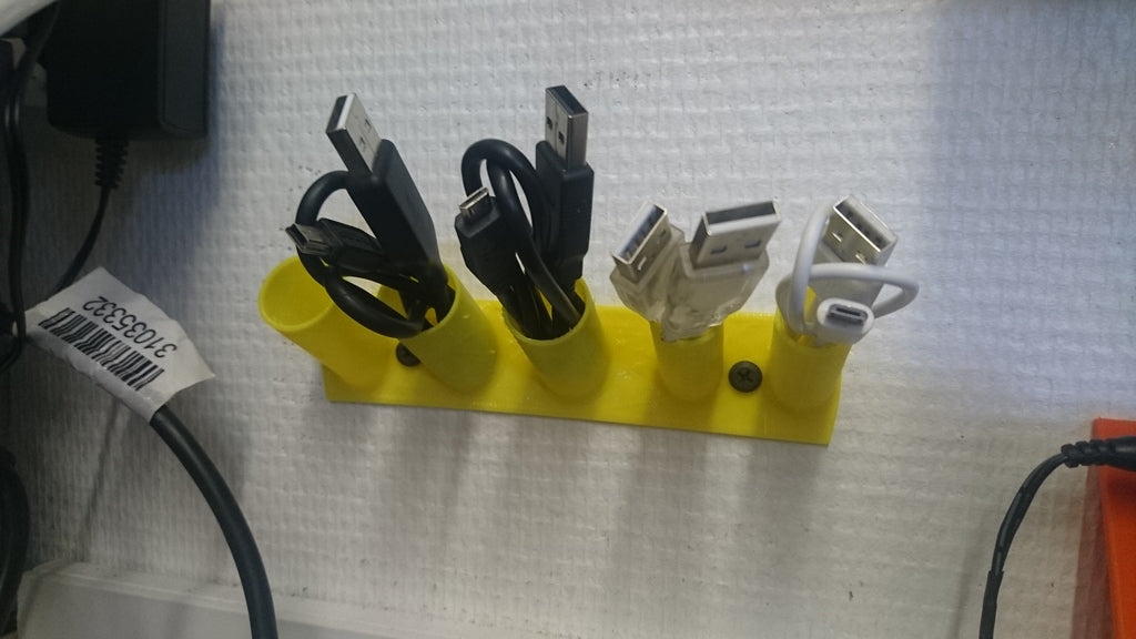 USB-kaapelikotelo
