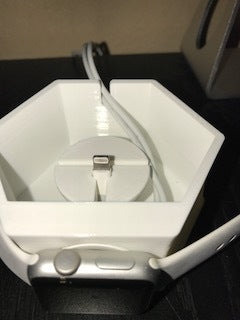 Kahden telakan latausaseman välikappale iPhonelle ja Apple Watchille