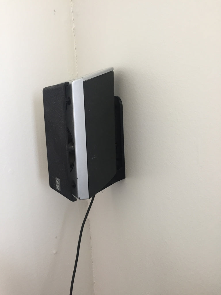 Seinäkiinnike Logitech Z2300 -kaiuttimille