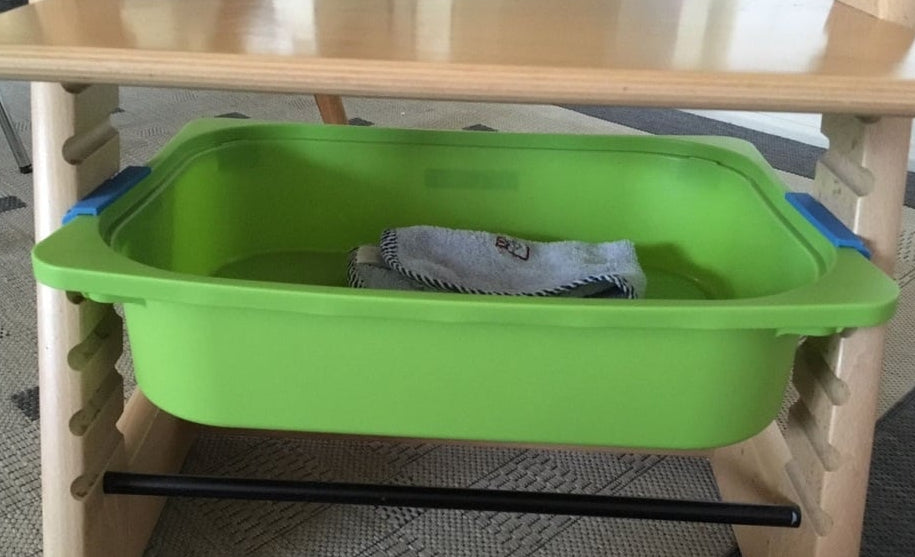 Sovitin IKEA Trofast -säilytykseen Tripp Trapp -syöttötuolissa