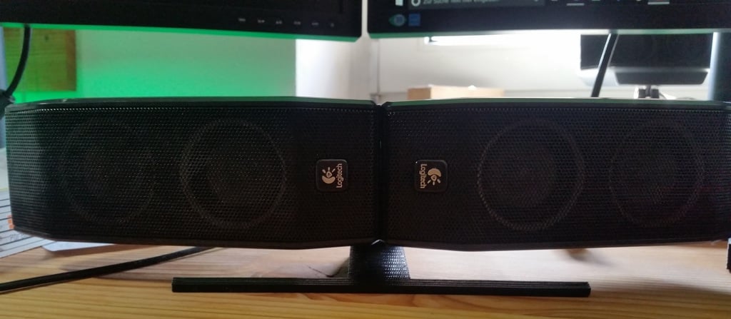 Logitech X-540 5.1 -kaiuttimen pidike vaakasuoraan moninäyttöasennukseen