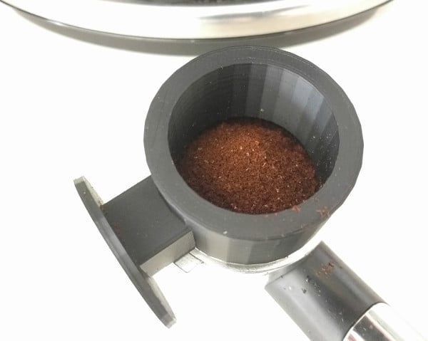 Kahvisuppilo ja tampperi espressolle