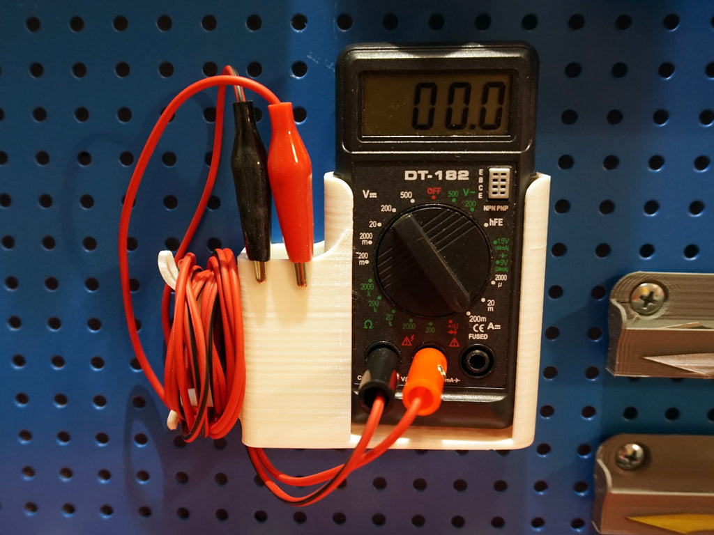 Joustava yleismittarin pidike seinä- ja Pegboard-kiinnitykseen