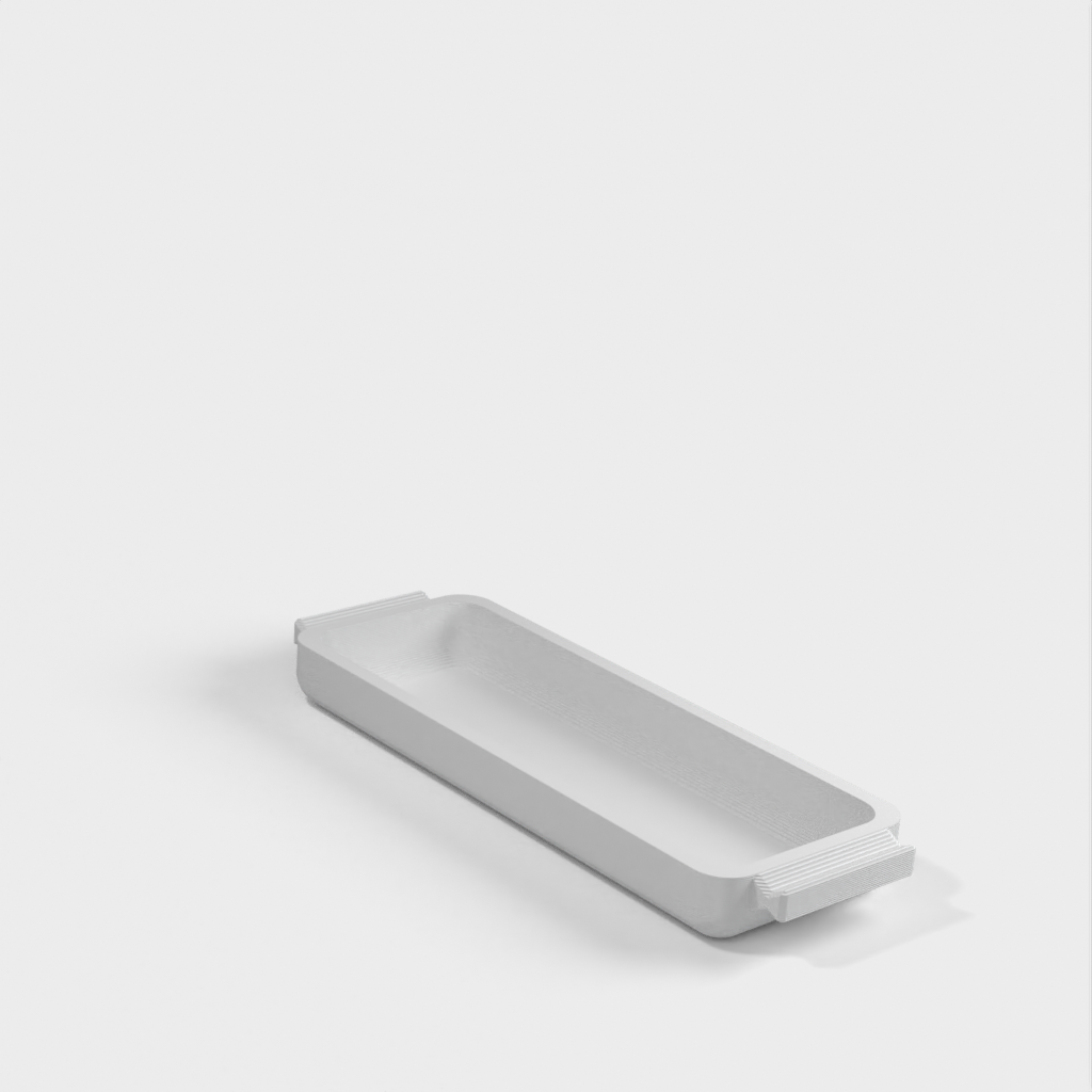 IKEA:n alusta Bekant-pöydälle USB-C-sovittimille
