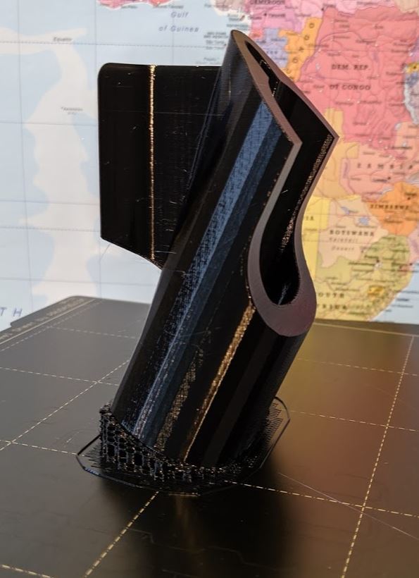 HTC Vive Seinään asennettava ohjainpidike lataustoiminnolla