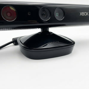 Monipuolinen seinäkiinnike Xbox 360 Kinectille – Ihanteellinen Panasonic-televisioon