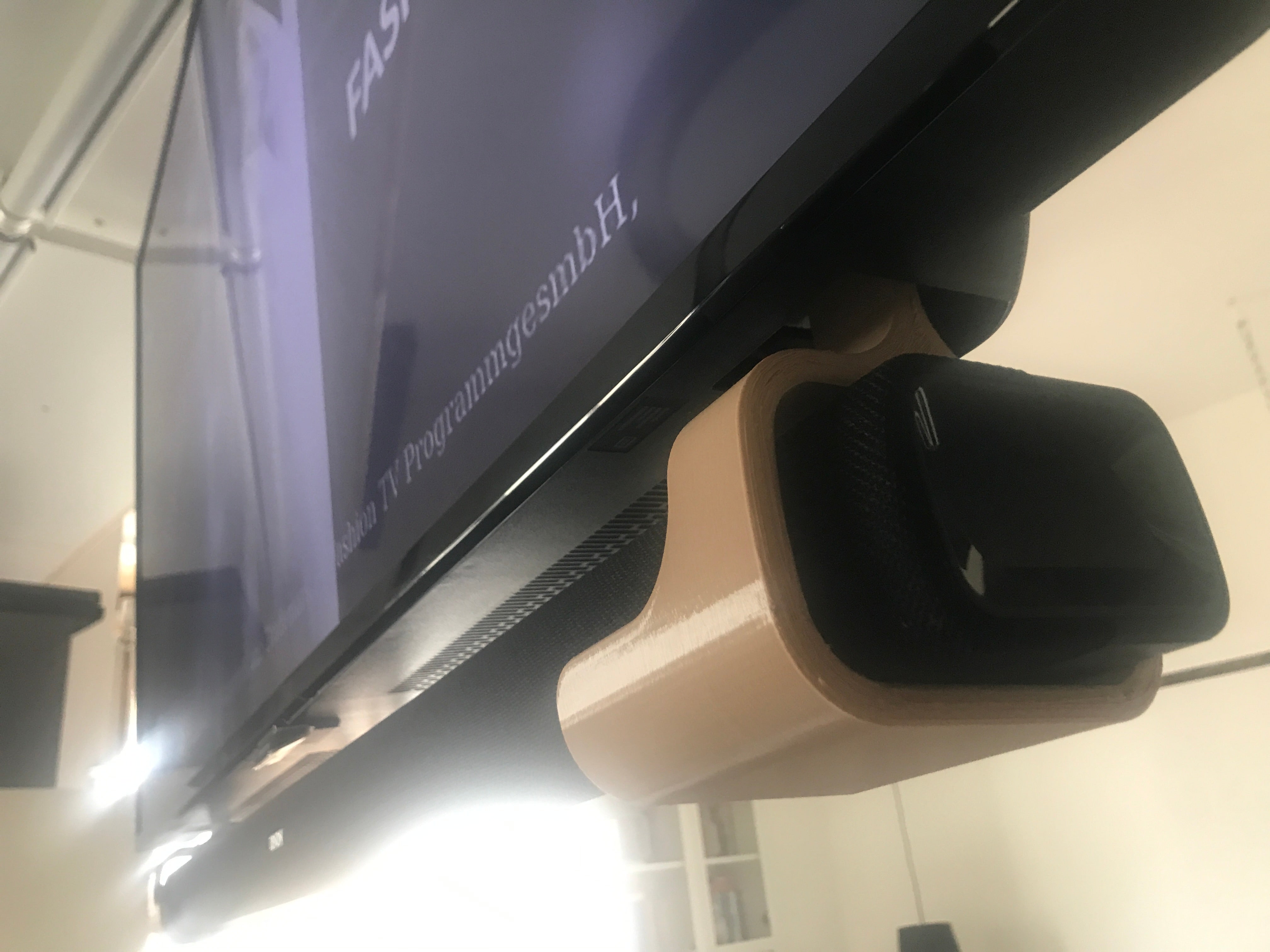 Kiinnike Denon Soundbarille Philips TV:n alle