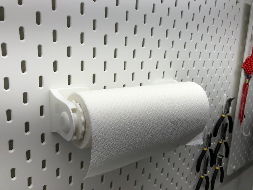GRAB and GO -paperipyyhepidike seinälle ja IKEA Skådis -levylle