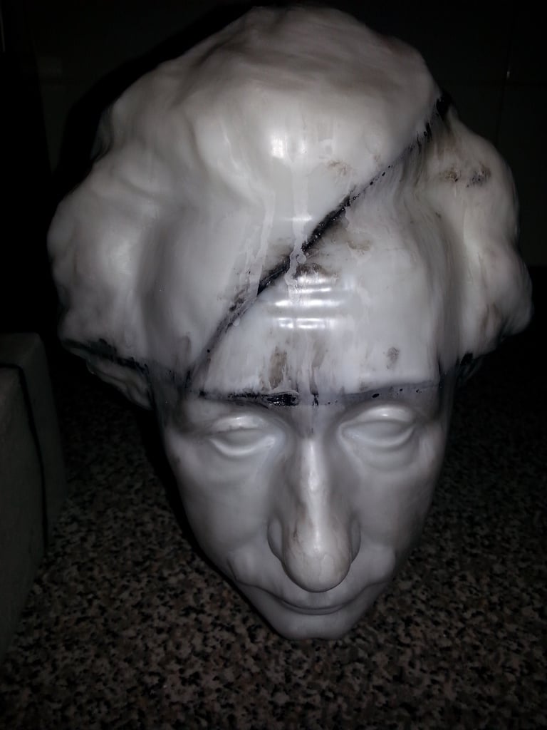 Albert Einsteinin rintakuva 3D-skannaus - pronssinen patsas tulostettavaksi