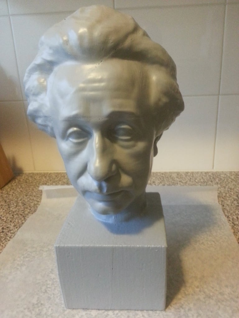 Albert Einsteinin rintakuva 3D-skannaus - pronssinen patsas tulostettavaksi