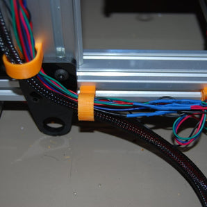Maker Slide / Hadron Ord Bot -kiinnitettävä kaapelinpidike