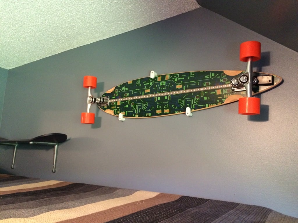 Longboard/Skateboard Seinälle kiinnitettävä näyttö ja jousitus