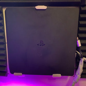 PS4 Slim seinäkiinnitys